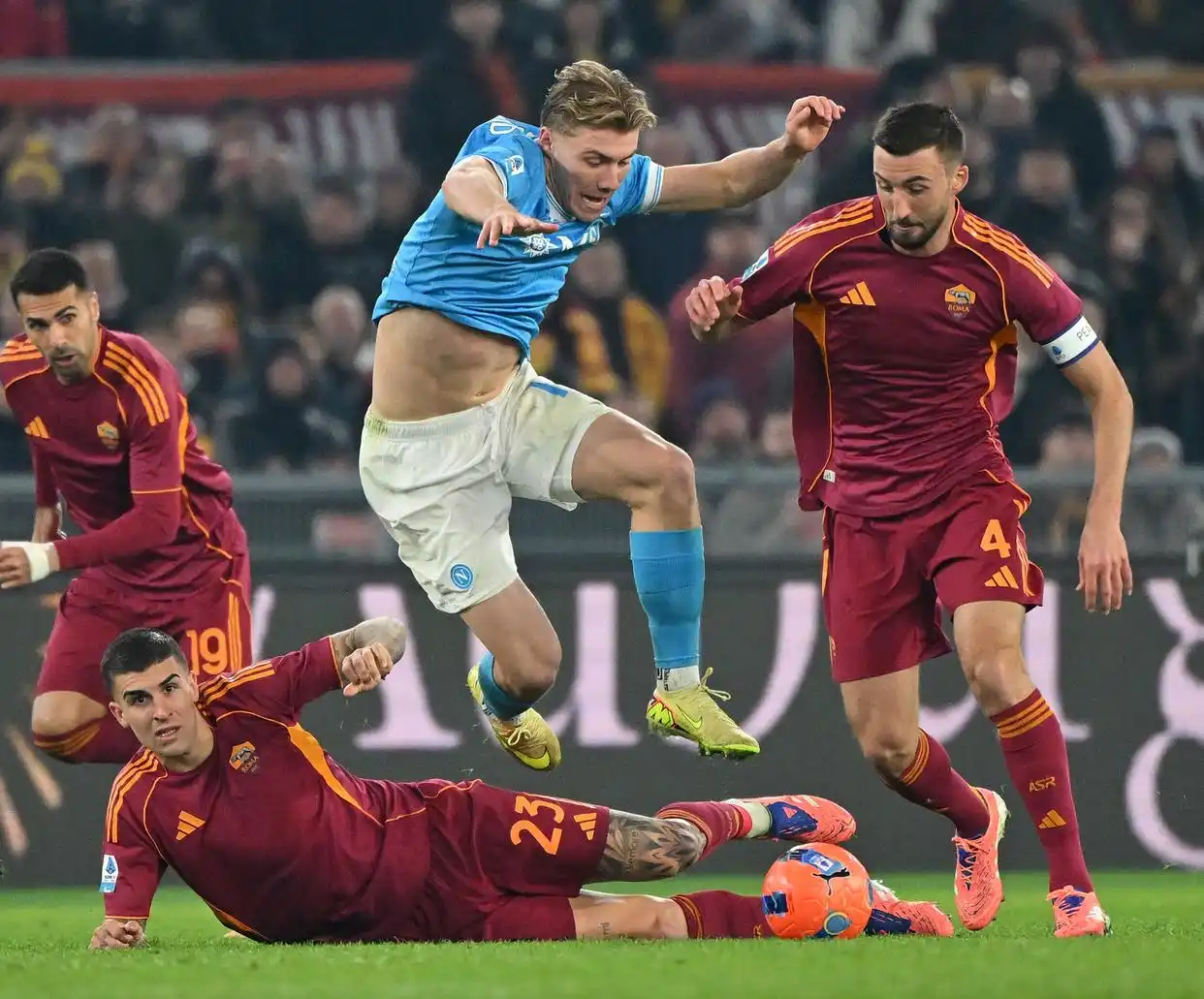 意甲|那不勒斯小胜罗马 国米客场完胜比萨