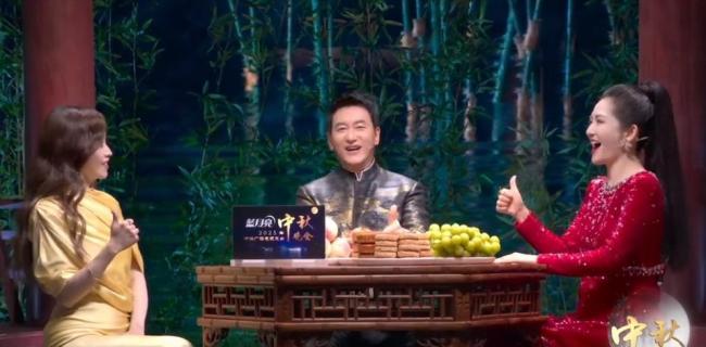 闫妮央视秋晚没有微醺 舞动身姿依旧迷人