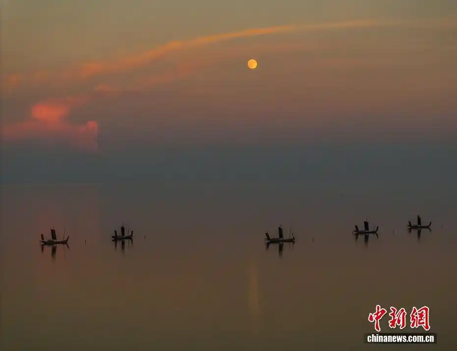 「中新画报」又是一年中秋圆月与地标们同框