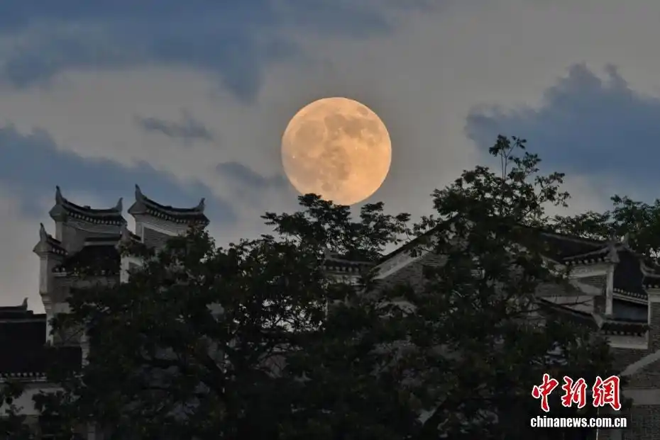 「中新画报」又是一年中秋圆月与地标们同框