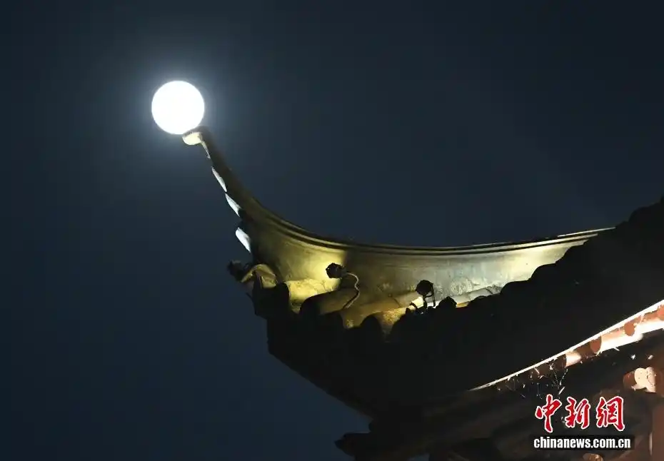 「中新画报」又是一年中秋圆月与地标们同框
