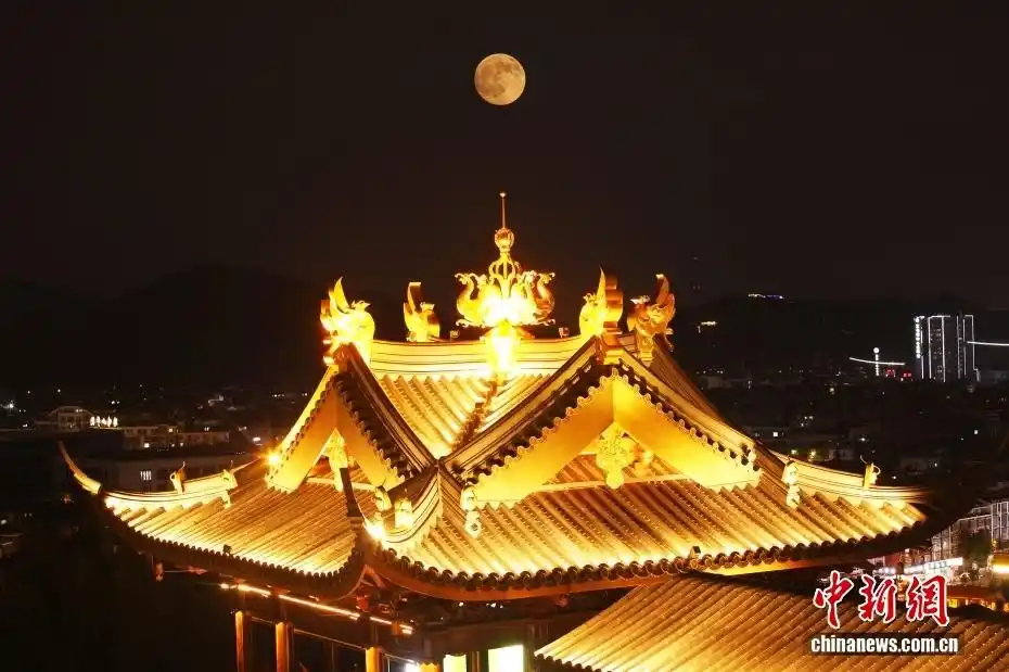 「中新画报」又是一年中秋圆月与地标们同框