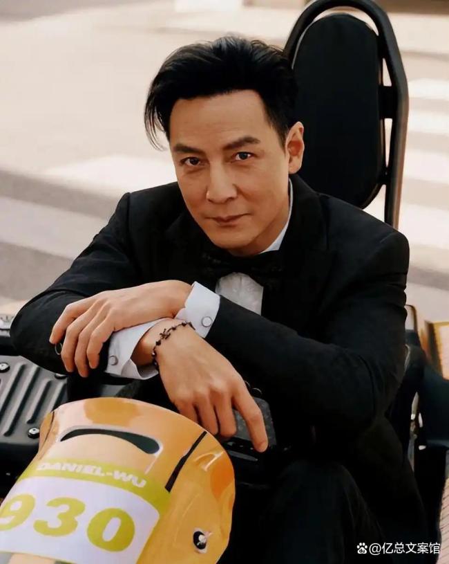 郑恺空降吴彦祖直播间啦 英语教学与豪礼齐飞