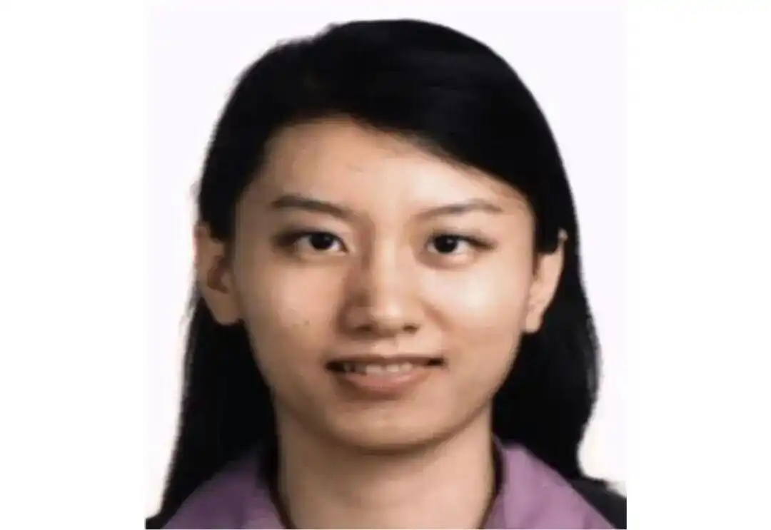 新加坡现“双尸”案：父亲成白骨，剑桥博士女儿疑饿死，一家来自中国东北；邻居称女儿疑患精神疾病，曾看见她边走边手舞足蹈