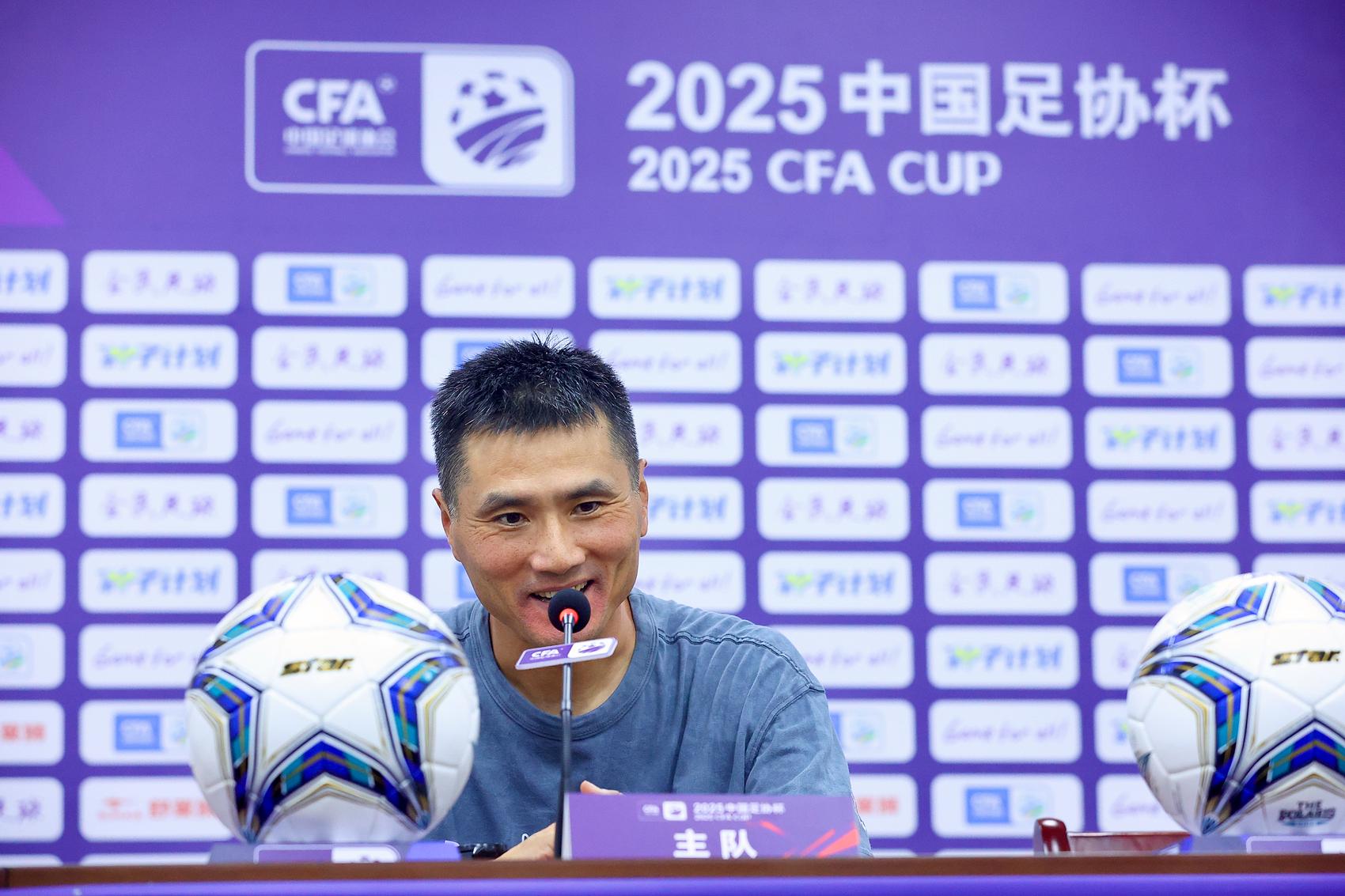 【记者观察】国足新帅为何是邵佳一？他会是中国足球的救星吗？