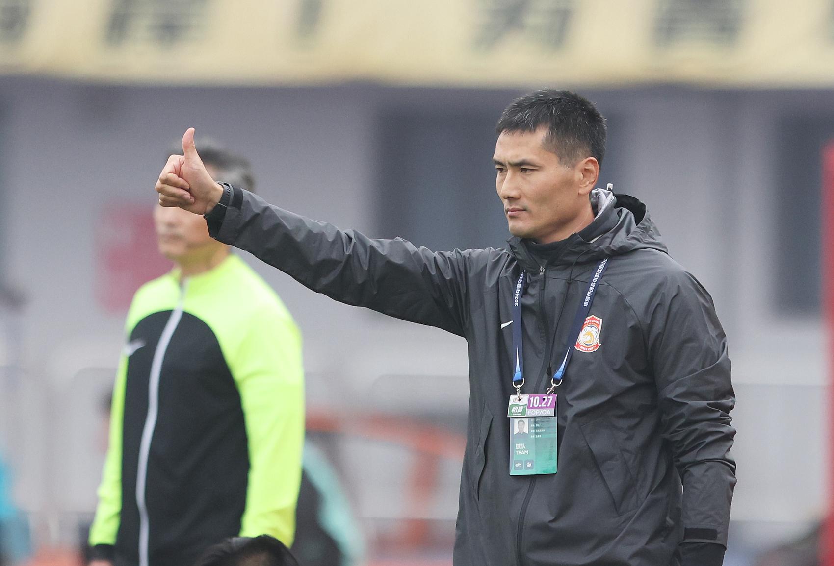 【记者观察】国足新帅为何是邵佳一?他会是中国足球的救星吗?