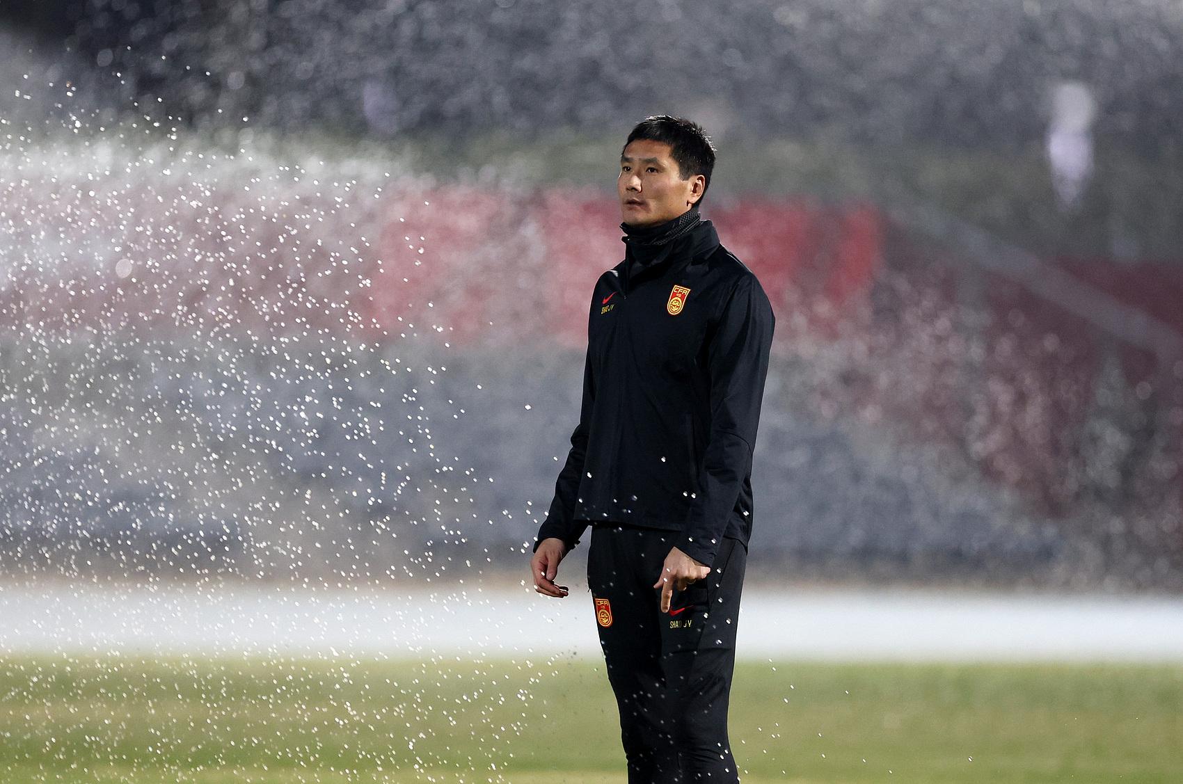 【记者观察】国足新帅为何是邵佳一?他会是中国足球的救星吗?