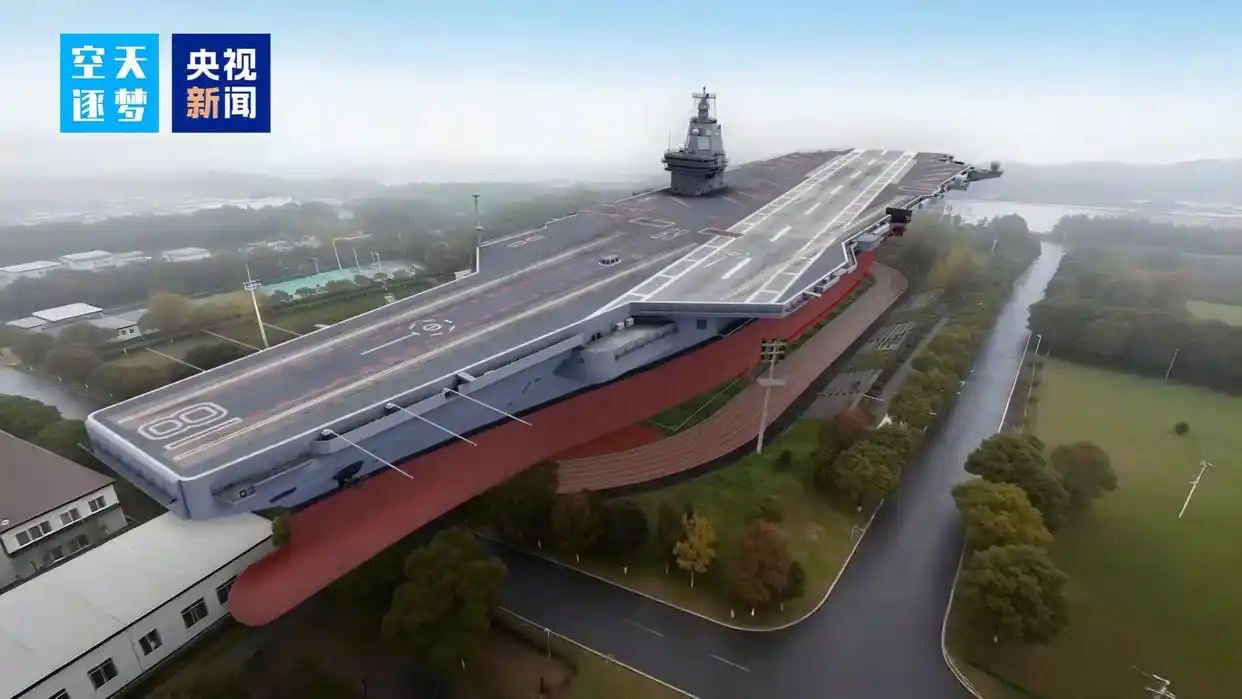 视频丨如何感受福建舰的庞大？我们把它“开”到了你眼前