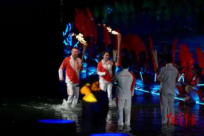 高燃瞬间回顾第十五届全运会开幕式