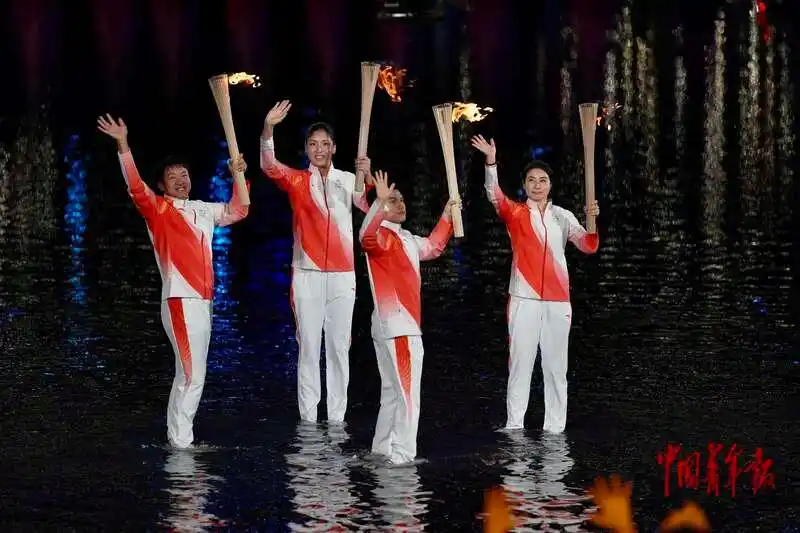 高燃瞬间回顾第十五届全运会开幕式