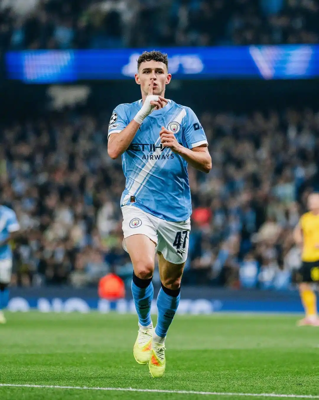 欧冠|哈兰德、谢尔基破门,福登梅开二度!曼城4-1完胜多特蒙德