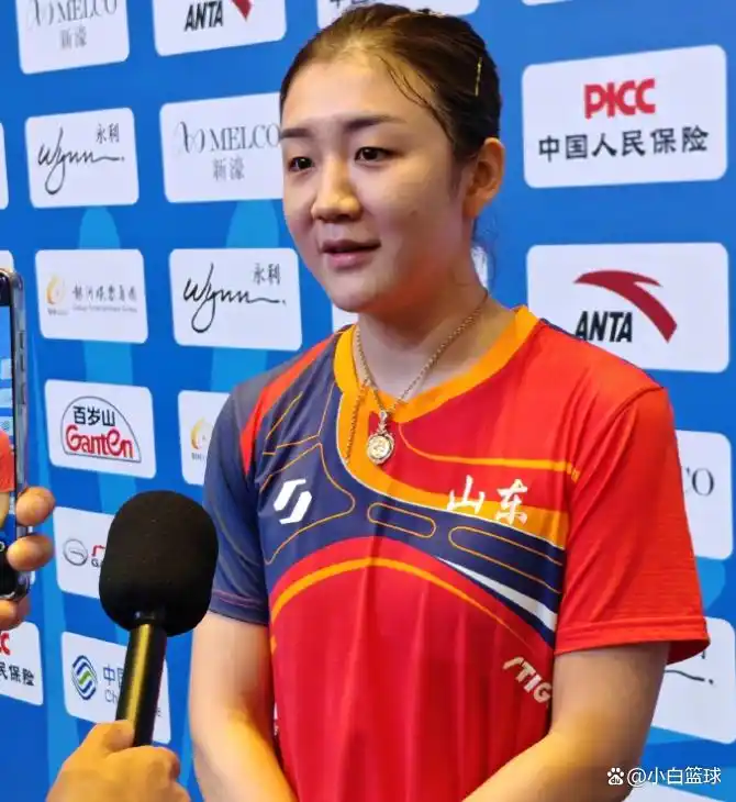 9个月没系统训练？陈梦4-0何卓佳晋级八强 后两局连续挽救局点逆转