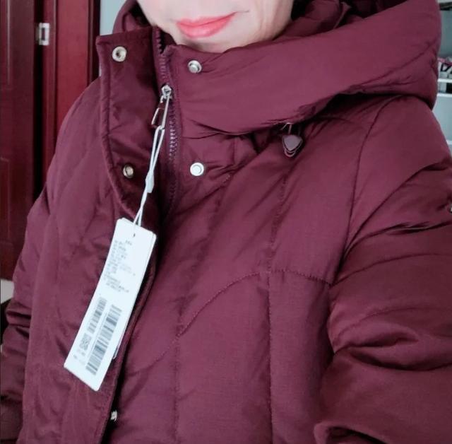 干洗店店主建议羽绒服别买这些颜色 军绿酒红显老踩雷