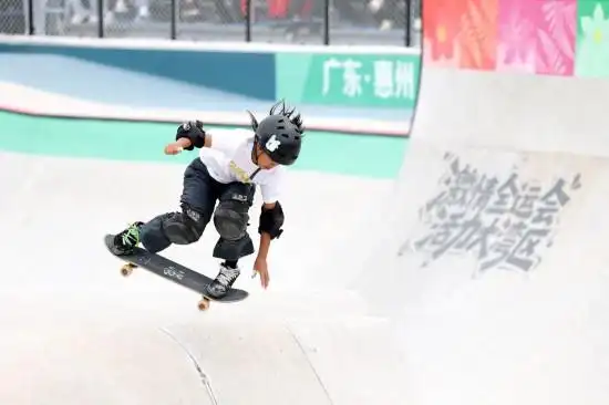 全运会｜全天综合：“小孩姐”于子迪刷新纪录 乒乓赛场开启“神仙打架”