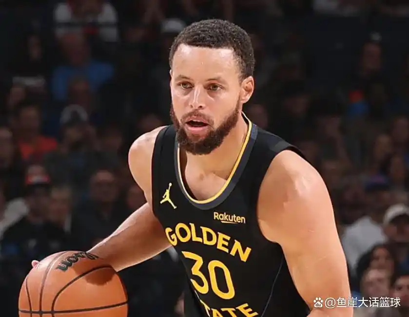 勇士惨败！库里13中4+恶犯，亚历山大28+5三节打卡，格林愤怒不满