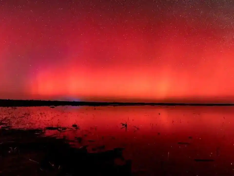 红色警报!特大地磁暴爆发!我国多地现绝美极光