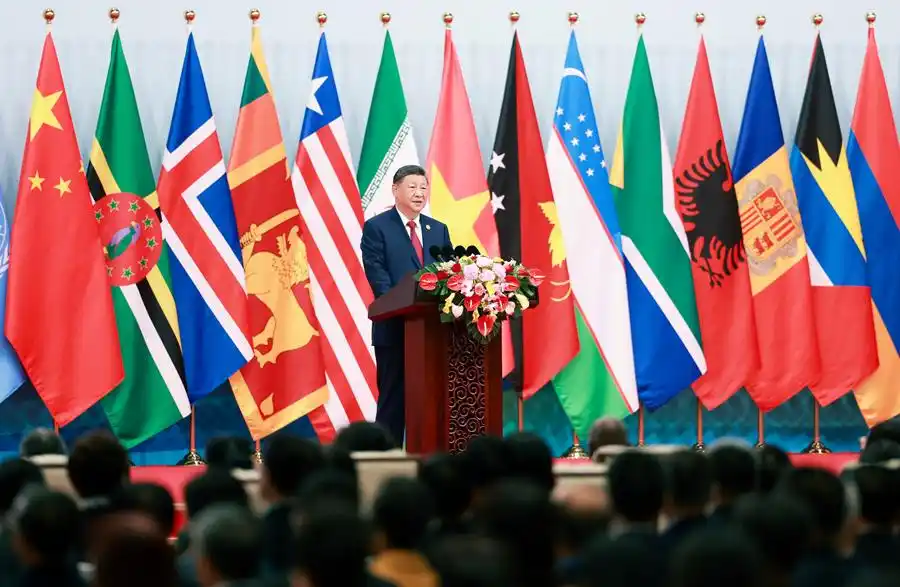 习近平出席全球妇女峰会开幕式并发表主旨讲话