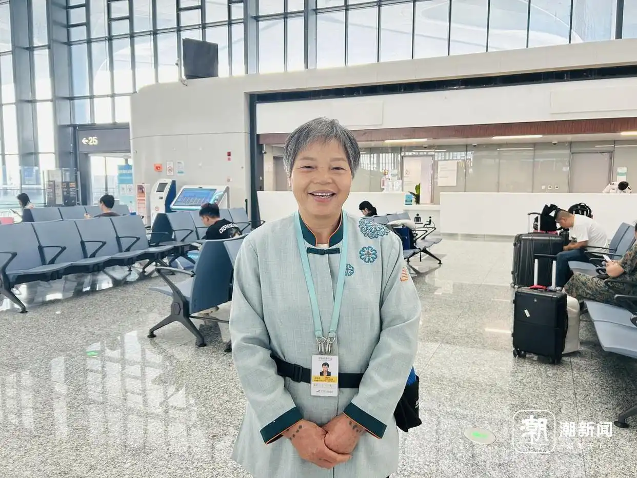 60万人追更的机场阿姨面对镜头不停说谢谢，网友：原来温柔有形状