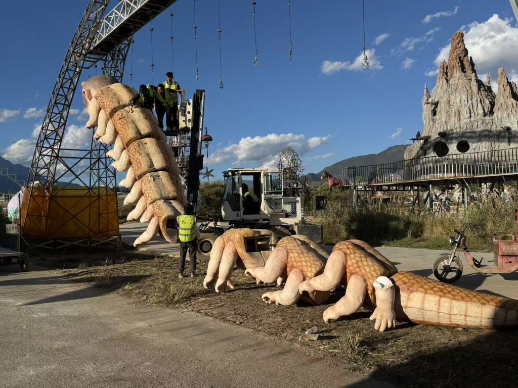 丽江荒野之国致歉：已拆除部分有争议艺术作品