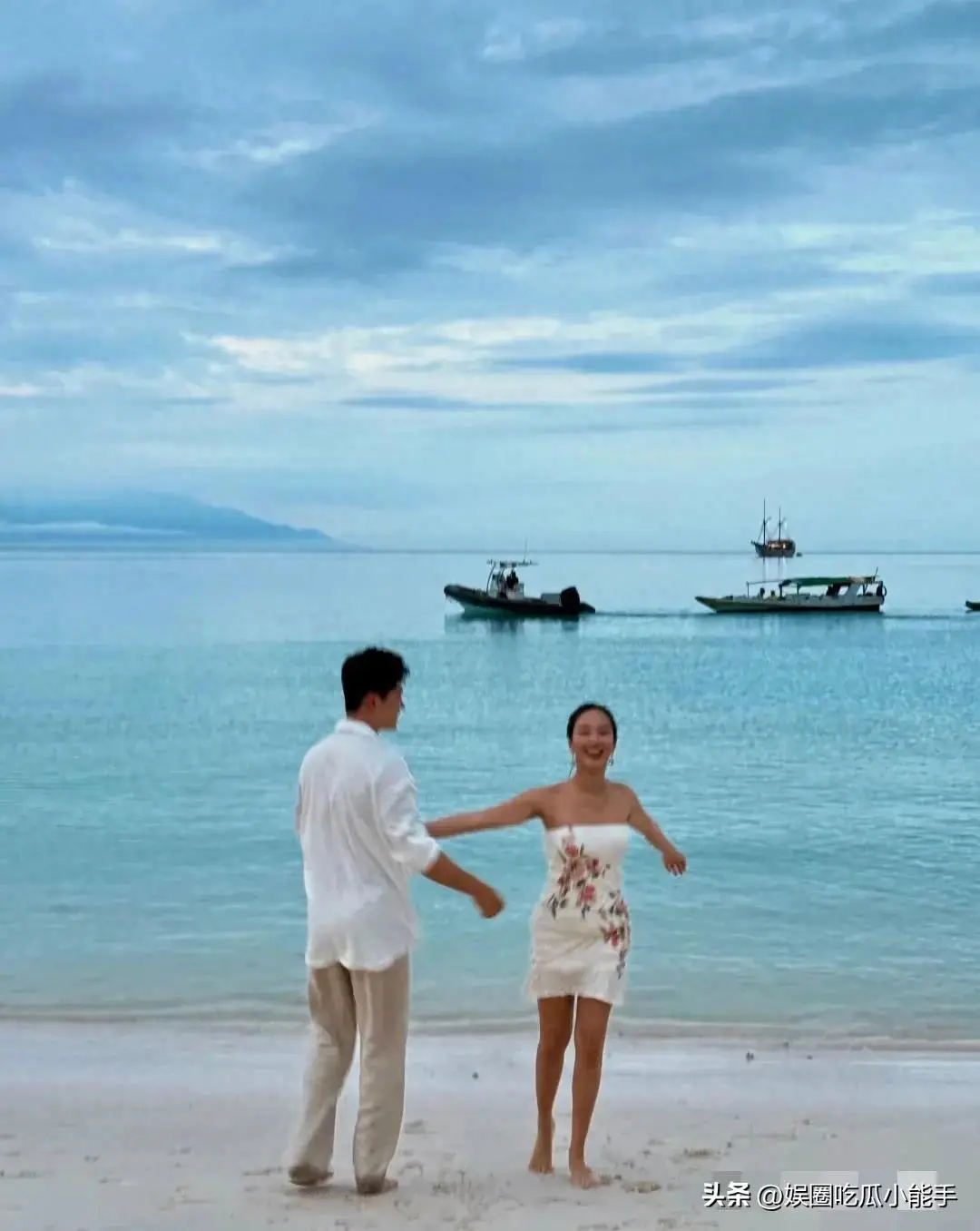 杨采钰未婚夫晒两人合照，高调官宣恋情，甜蜜互动引粉丝直呼姐夫