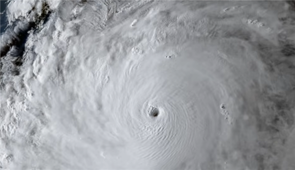 “风王”桦加沙完成眼墙置换变得更强：可能导致海水倒灌！