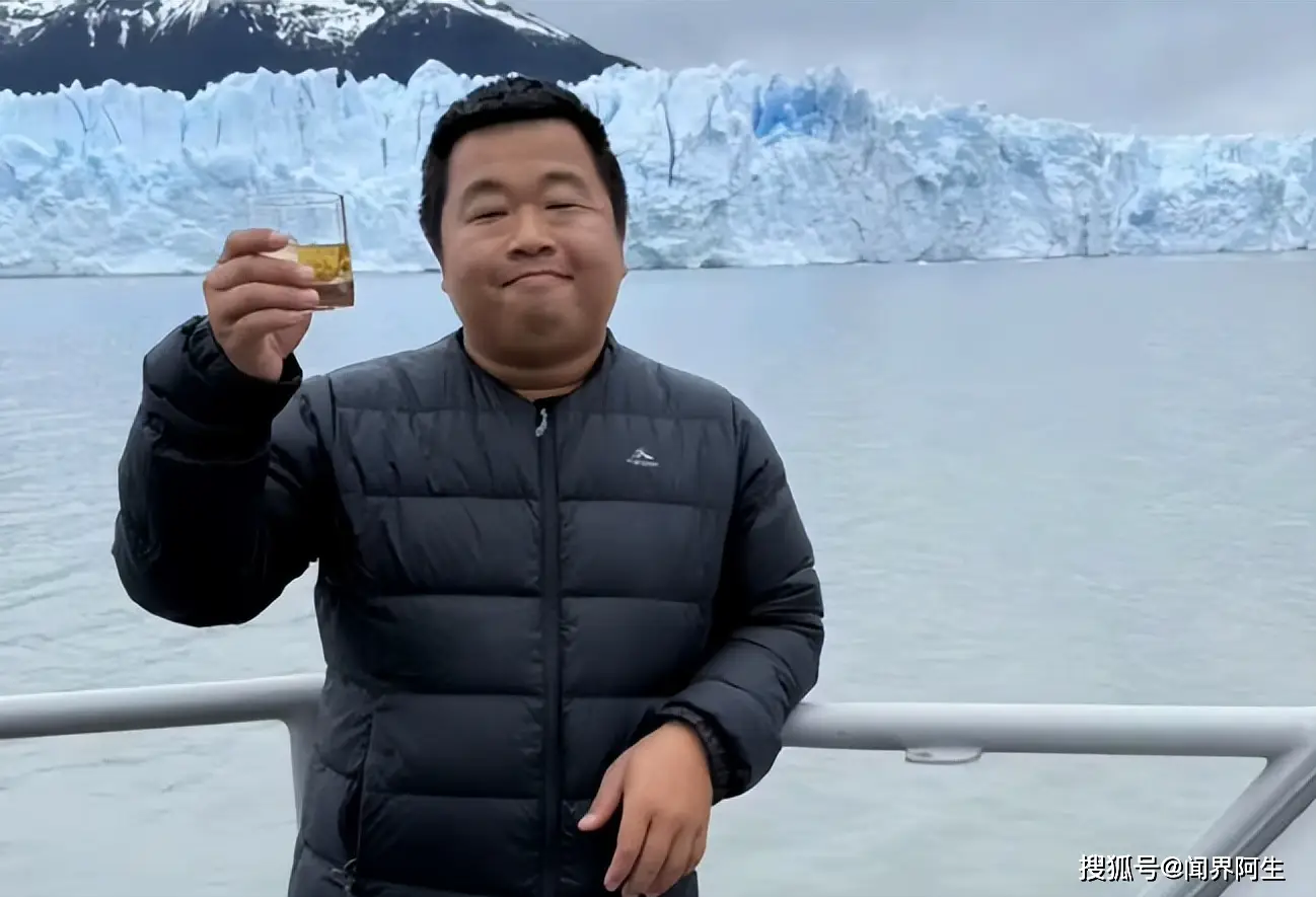 “蓝战非”千万网红自曝收入，广告150万报价，曾言9位数身价太低