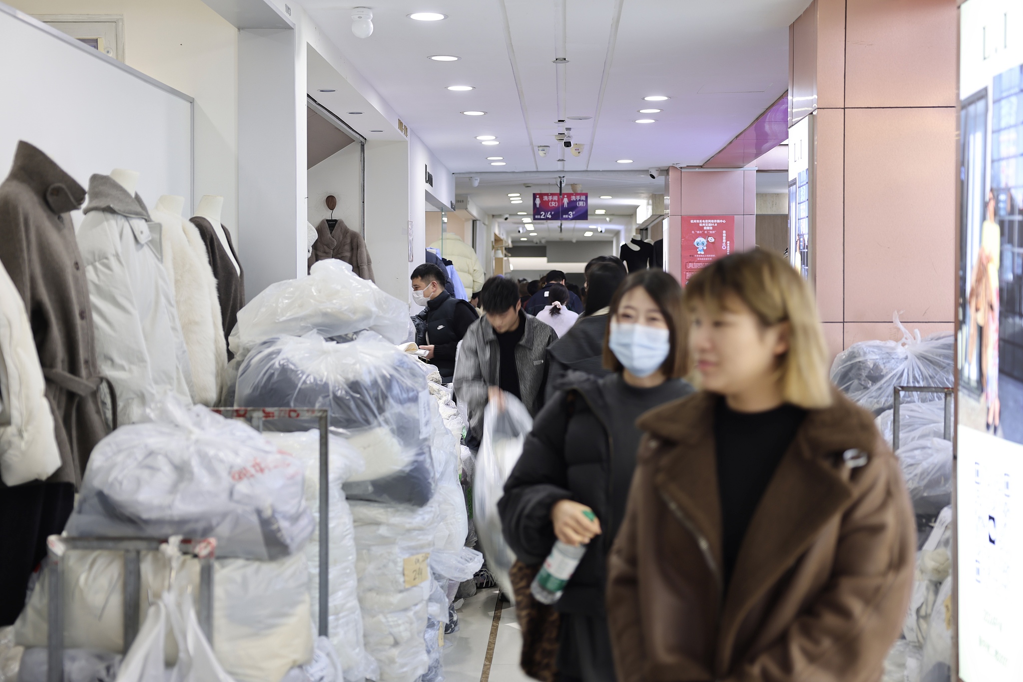 浙江有羽绒服质量分级标准了!女装店主:卖300元以下别买