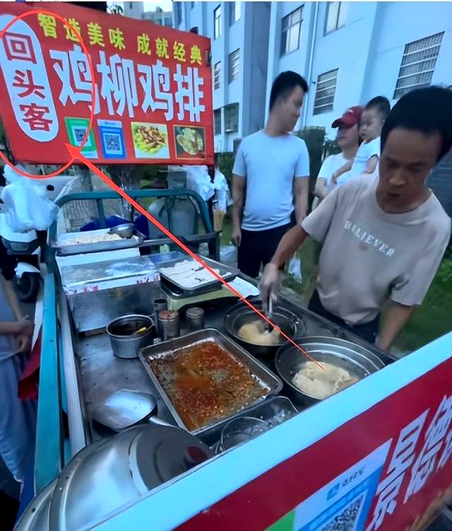 景德镇鸡排哥爆火：官宣媲美鹿晗，430后不接散客，“智能”美味