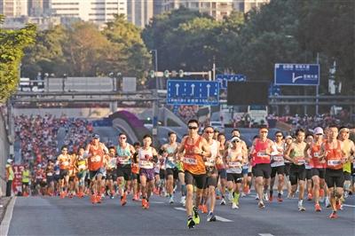 2025广州马拉松赛精彩落幕 跑友纷纷点赞
