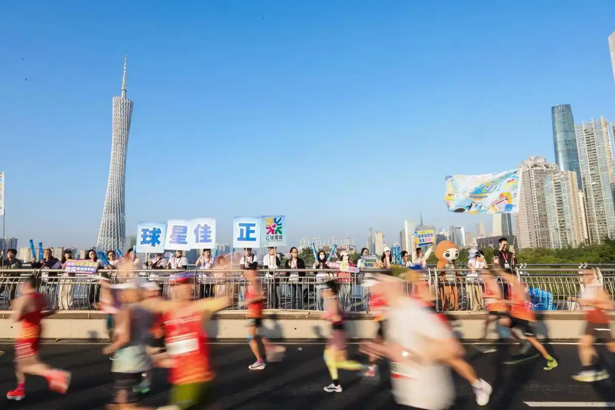 五度携手，共赴热爱：正佳广场以多元体验助力2025广马