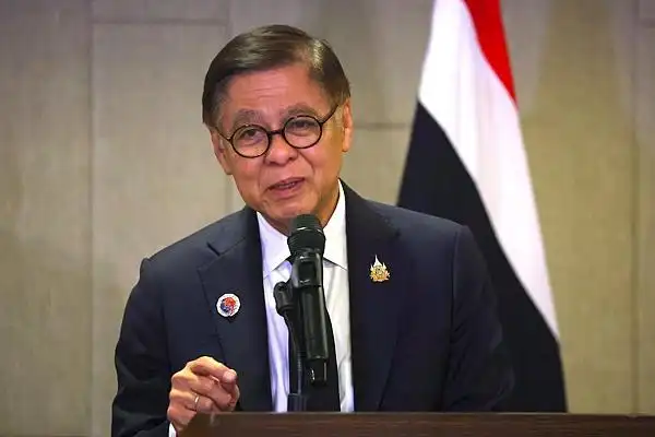 泰国外长：上次停火谈判太仓促，就为了给特朗普面子