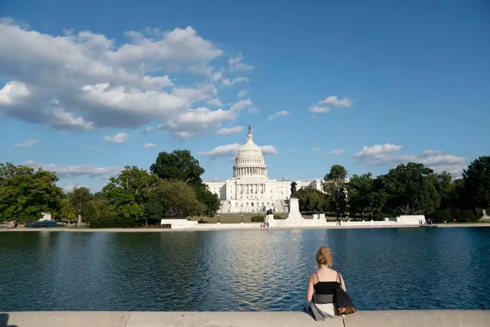 谈崩了……民主党人与特朗普会面后，政府“关门”在即