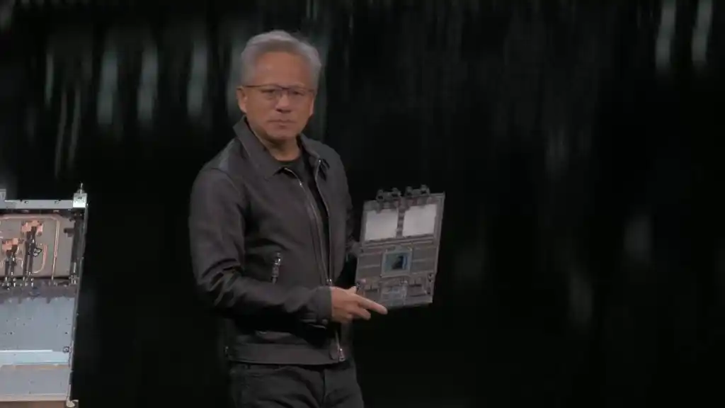 市值直逼5万亿美元！黄仁勋展示下一代超级芯片：客户愿为模型付费，AI产业进入良性循环