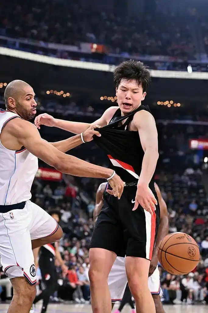 NBA｜杨瀚森前三场场均2分，里夫斯生涯首个50+